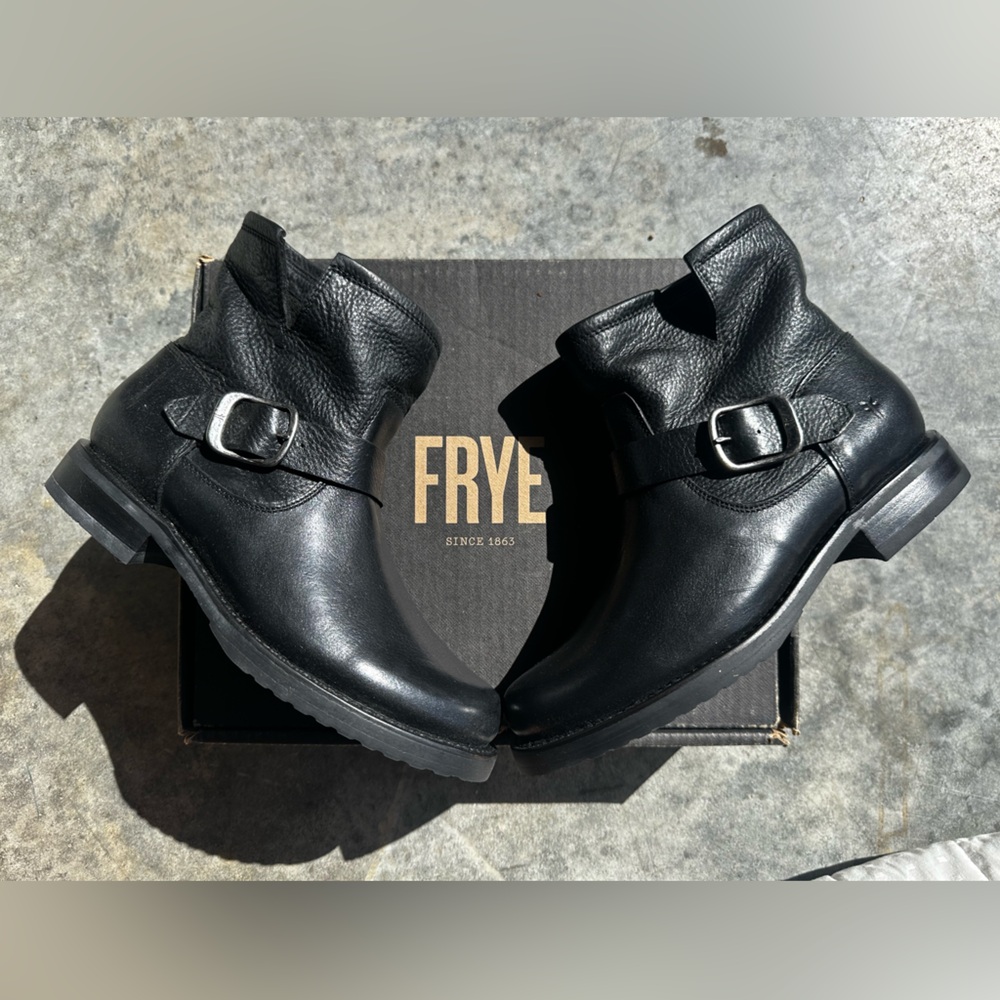 NEW FRYE VERONICA BOOTIE BLACK BUTTERY SOFT GENUINE LEATHER BOOTS SZ 7.5 - Picture 9 of 15